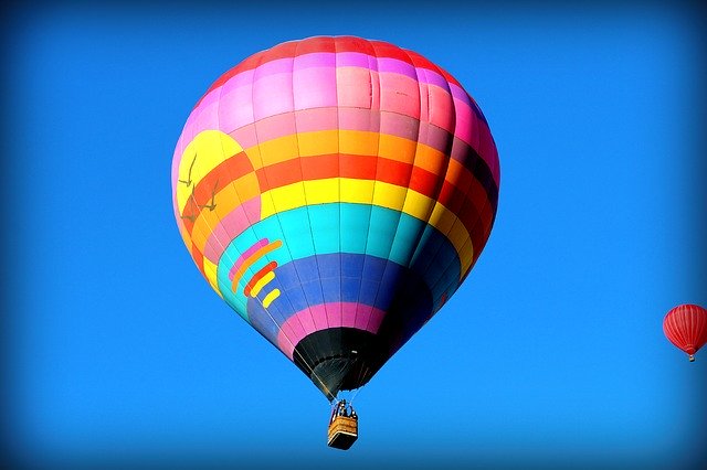 hot air balloon rides in sun