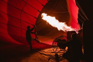 preparing a hot air balloon